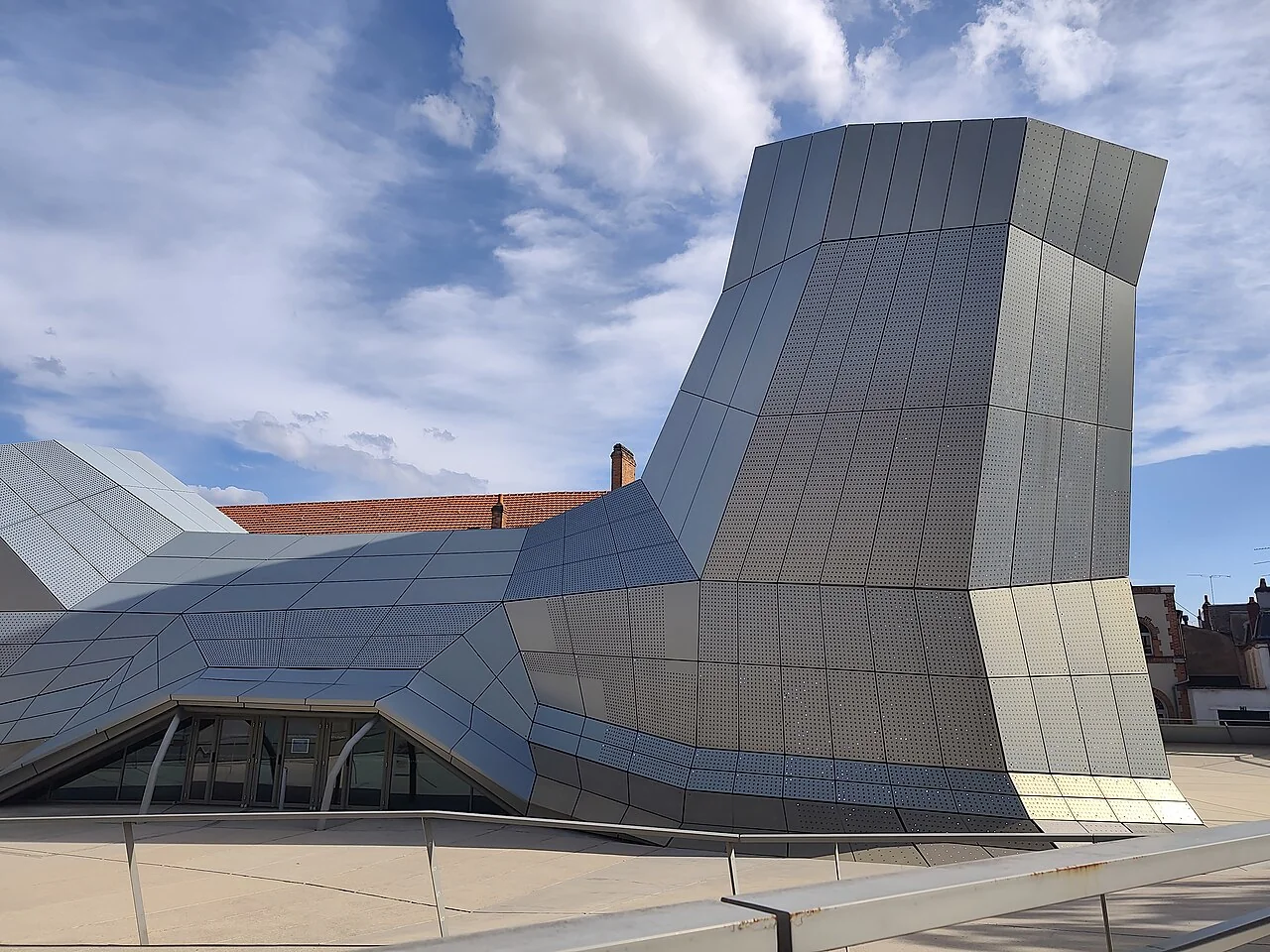 Les Turbulences, bâtiment du Frac Centre-Val de Loire